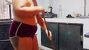 Chubby Latina With A Big Ass Likes Me To Look At Her When She Cleans   Real Homemade - Hindi Sex