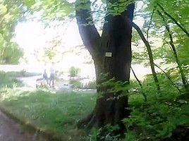 City trip blowjob in the park