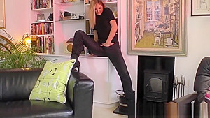 Classy UK lady in high heels enjoys pussy licking a blonde