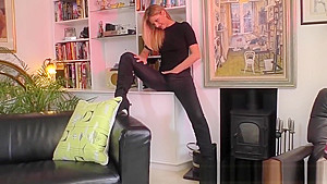 Classy UK lady in high heels enjoys pussy licking a blonde