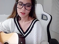 Convincing Erotic To Masturbate Onto Cam