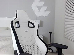 Convincing Erotic To Masturbate Onto Cam