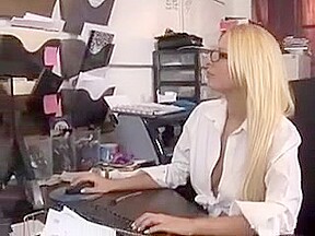 Crazy Blonde, Blowjob adult scene
