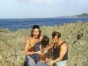 Crazy amateur Threesomes, Outdoor sex clip