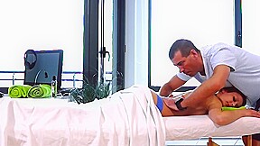 Cunt Of Hot Amateur Girl Gets Wet By Masseur