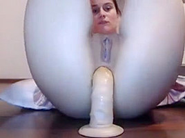 Cuttie Trip Shitty Dildo