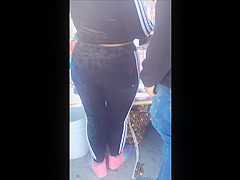 Delicious Pawg in velvet leggins