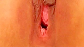 Delilah spread and gapes her pussy