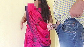 Desi Bhabhi Pocha Marate Samay Apane Sahab Se Chut Ki Chudai Ki