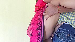 Desi Bhabhi Pocha Marate Samay Apane Sahab Se Chut Ki Chudai Ki