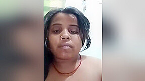 Desi Bhabhi Shows Her Boobs And Pussy