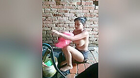 Desi Girl Record Her Bathing Clip For Lover