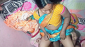 Desi Maida Ko Pelae Kar Di Raat Me Sande Ko