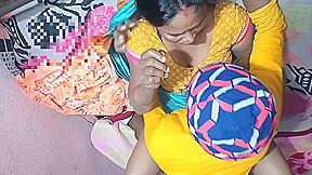 Desi Maida Ko Pelae Kar Di Raat Me Sande Ko
