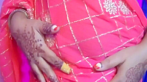 Desi Sexy Girl Presses Her Boobs And Plays Sex Solo Role In Bed