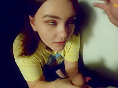 Devushka Delaet Minet Na Publichnom Balkone A Potom Gulyaet So Spermoi Na Lice