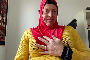 Dhimmi Bea - Hijabi Masturbation