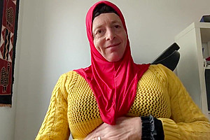 Dhimmi Bea - Hijabi Masturbation