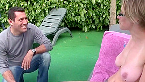 Diane fait visiter sa maison et accessoirement Step son cul