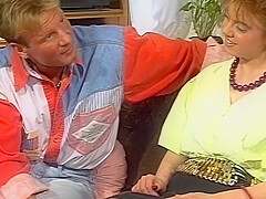 Dicke Milf Mit Behaarter Muschi Im Wartezimmer Gefickt