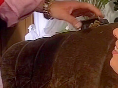 Dicke Milf Mit Behaarter Muschi Im Wartezimmer Gefickt