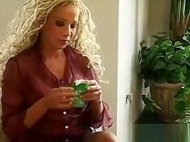 Dirty Slut Pleasant Her Guy While Smoking A Cigarette