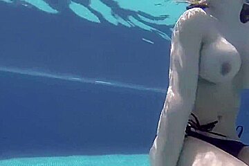 Elizabeth Marxs stripping outdoors