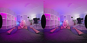 Erotic Gaming Session Starring Amber Kawaii