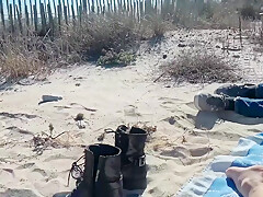 Exhib A Plage : 3 Mecs Soccupent De Chatte Et Je Suce Dans Les Dunes