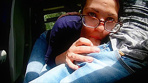Extreme in Train : Public Blowjob and cum in mouth