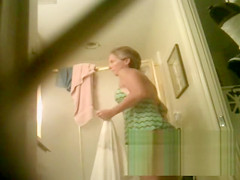 Fabulous Beach, Showers sex scene