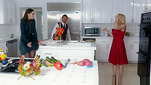 Family Thanksgiving Sizzling Snatch Penetration