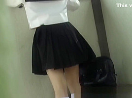 Fingering asian pisses