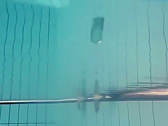 Flashing bright tits underwater makes everyone horny