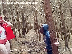 Follando En El Bosque Con Caperucita