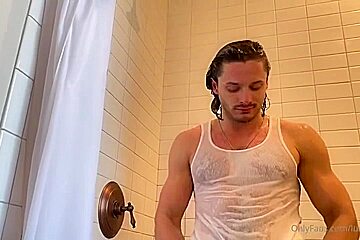 Getting Wet In The Shower And Feeling My Body Lucadelreyfans B