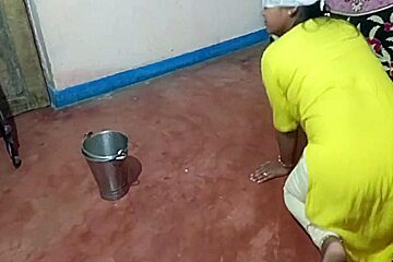Ghar Me Kaam Karne Wali Maid Ki Badi Gaand Ki Chudayi Ki - Indian Xxx Maid