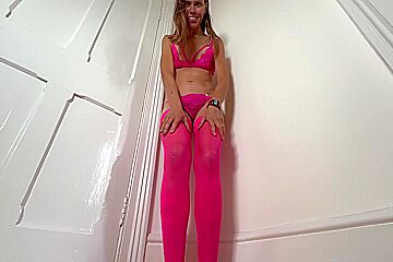 Giantess Joi