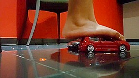Giantess Yasmin steps on cars