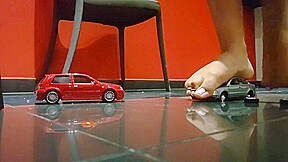 Giantess Yasmin steps on cars