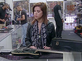 Good looking gal has steamy fuck session in the pawnshop