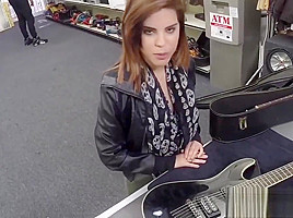 Good looking gal has steamy fuck session in the pawnshop