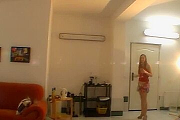 Gorgeous redhead does tempting lapdance