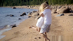 Guy fucks petite gal and cums