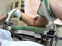 Gyno stuck one vibrator in Japanese vixen s beaver
