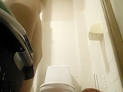 HC mature pissing with an anal plug