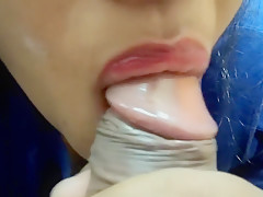 HOT INDIAN GIRLFRIEND CLOSEUP BLOWJOB & EATING MY CUM