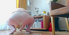 HOUSEWIFE,GF,WIFE CLEANING HOUSE