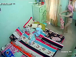 Hackers use the camera to remote monitoring of a lover's home life 615