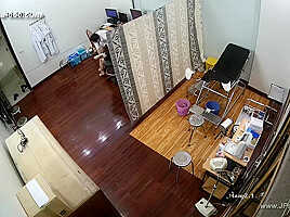 Hackers use the camera to remote monitoring of a lover's home life 615